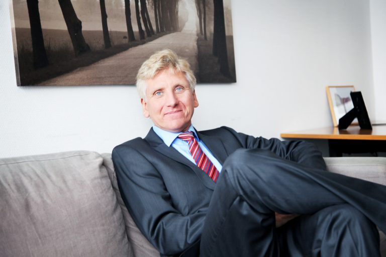 Dr. Thomas Schulte